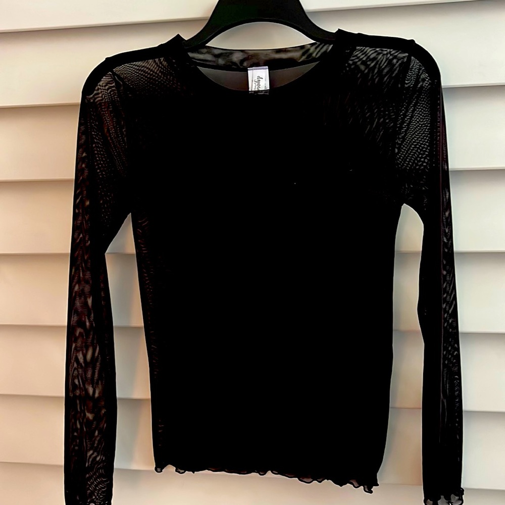 Dynamic black sheer overlay top OS.